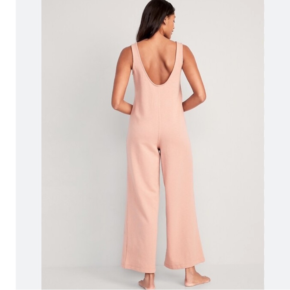 Old Navy Sleeveless Loose Marled Fleece Lounge Jumpsuit in a pink color small